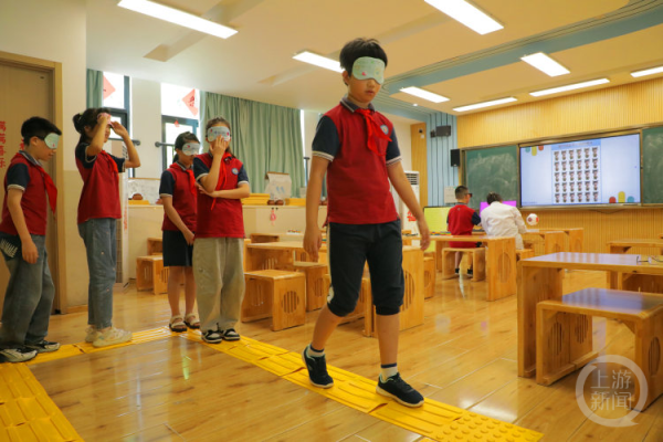 瑞银投资 玩游戏还能护眼，两江新区首批“爱眼小屋”启用