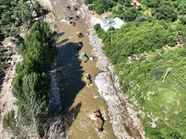 蚂蚁配资 北京北部山区已有37处水毁路段抢通，还有28处在抢修